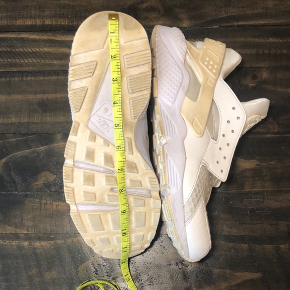 NIKE AIR HUARACHE white/cream 10.5 womens - Picture 3 of 7